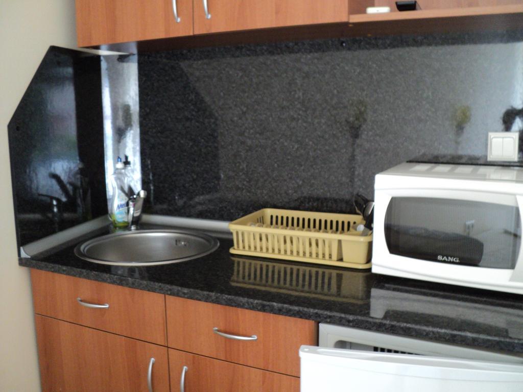 Meni Apartments And Guest Rooms Sozopol Exterior foto